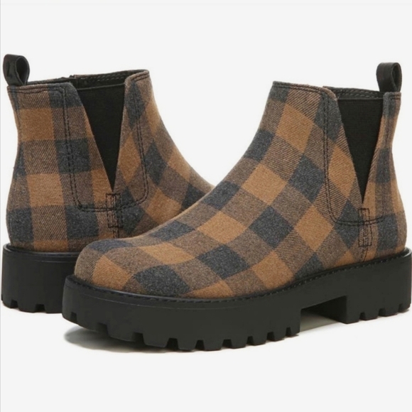 ZODIAC Shiloh Chunky Water Repellent Chelsea Bootie, Tan Black Buffalo Plaid 7.5 - Picture 1 of 15